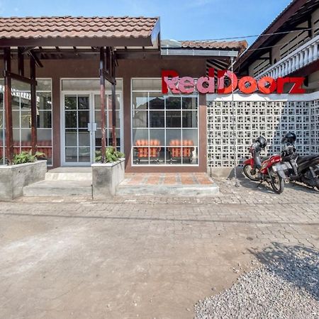Hotel Reddoorz Near Malioboro Tugu Station Jogja 2 Yogyakarta Exterior foto