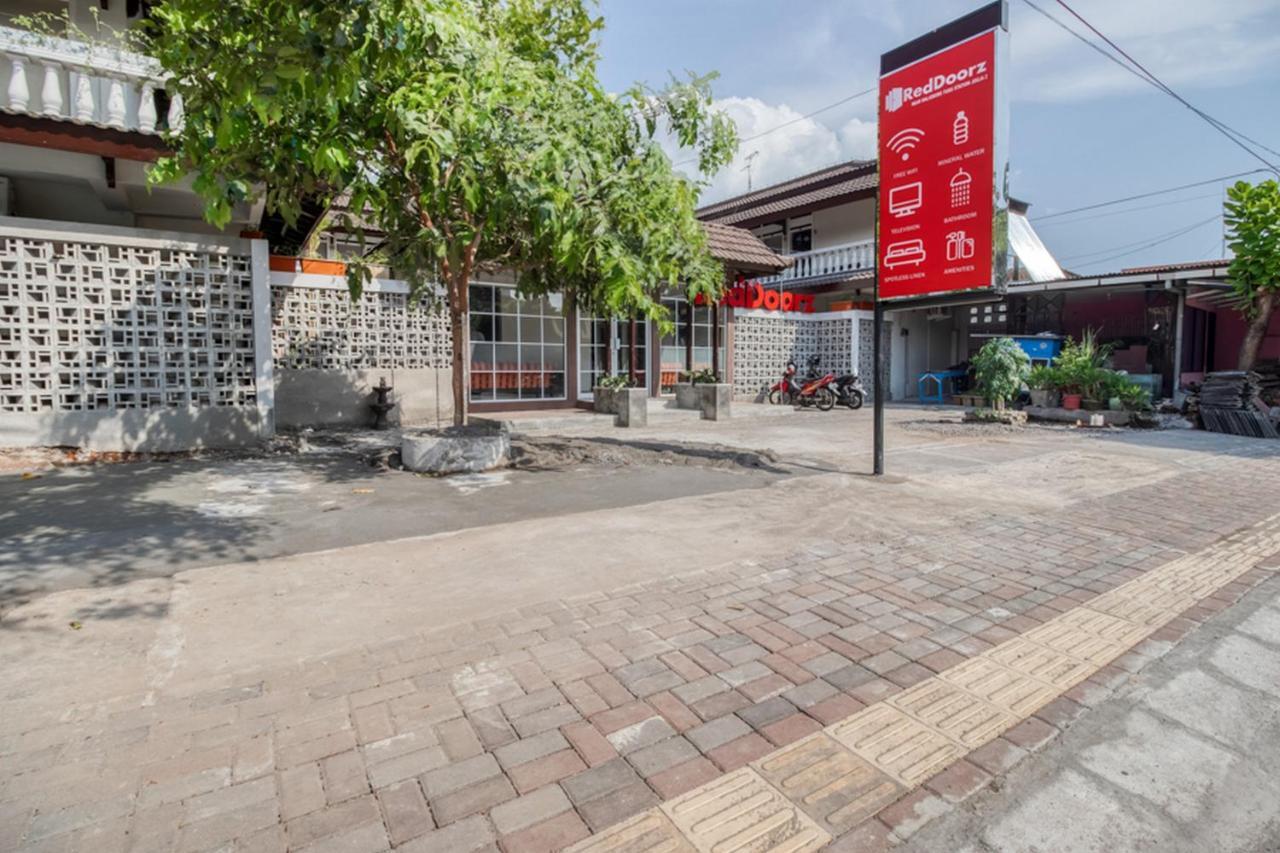 Hotel Reddoorz Near Malioboro Tugu Station Jogja 2 Yogyakarta Exterior foto