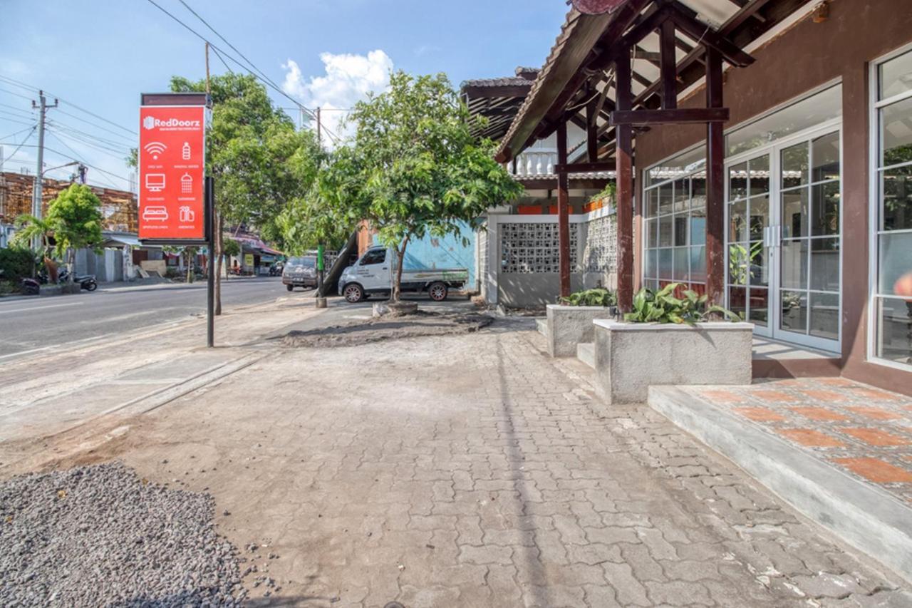 Hotel Reddoorz Near Malioboro Tugu Station Jogja 2 Yogyakarta Exterior foto